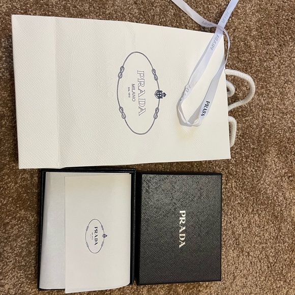 Prada key pouch - Picture 2 of 9